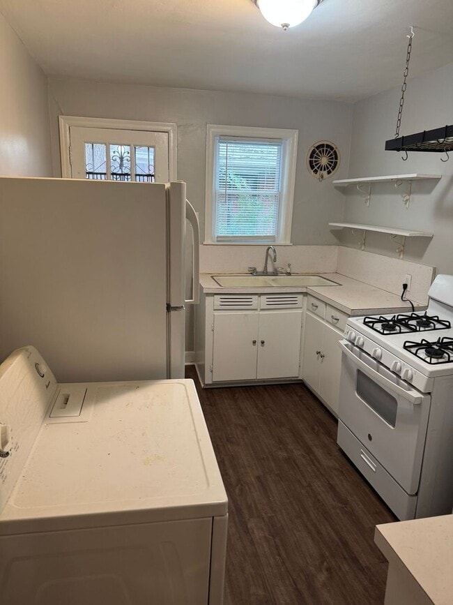 Building Photo - 157 Roberta Dr