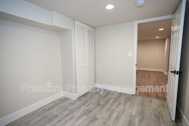 Building Photo - 102 Lynhaven Dr