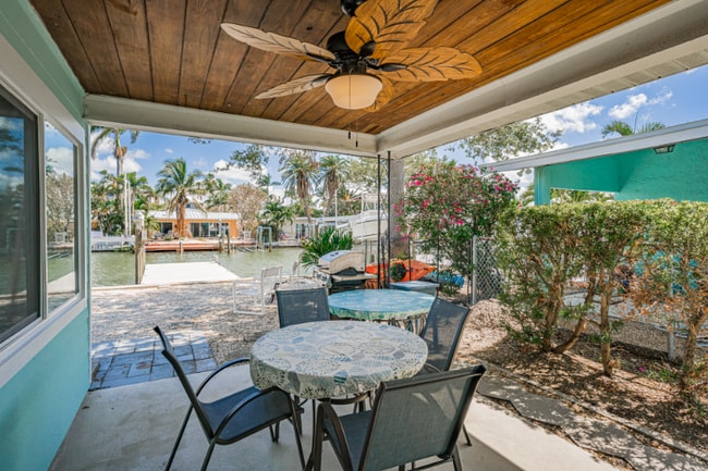 Building Photo - 14827 N Bayshore Dr