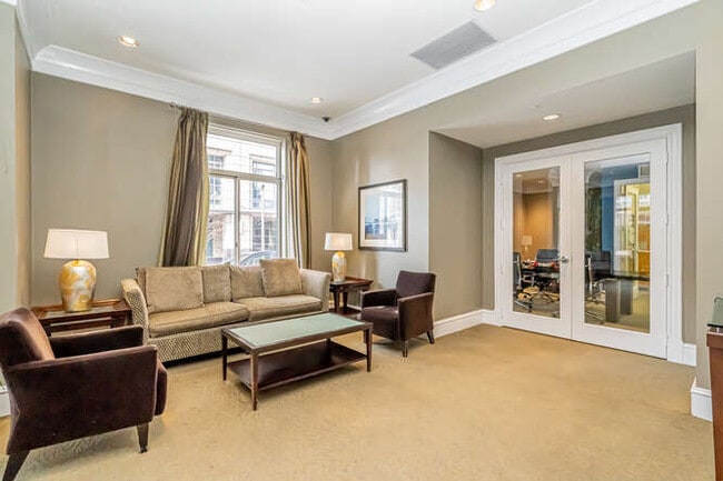 Building Photo - 851 N Glebe Rd