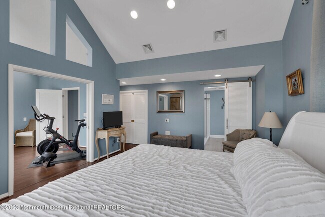 Building Photo - 3608 Ocean Terrace