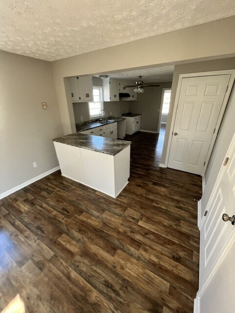 Building Photo - 1701 Catherine Dr
