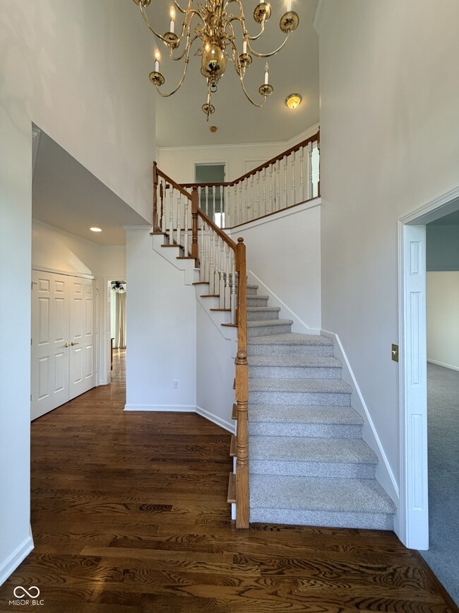 Building Photo - 1351 Woodpond N Roundabout