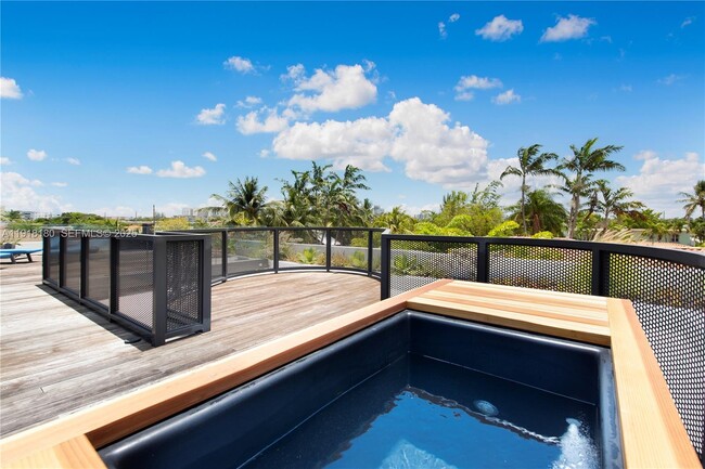 Building Photo - 8055 Noremac Ave