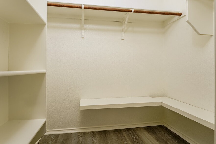 Building Photo - 306 Olivia Ln