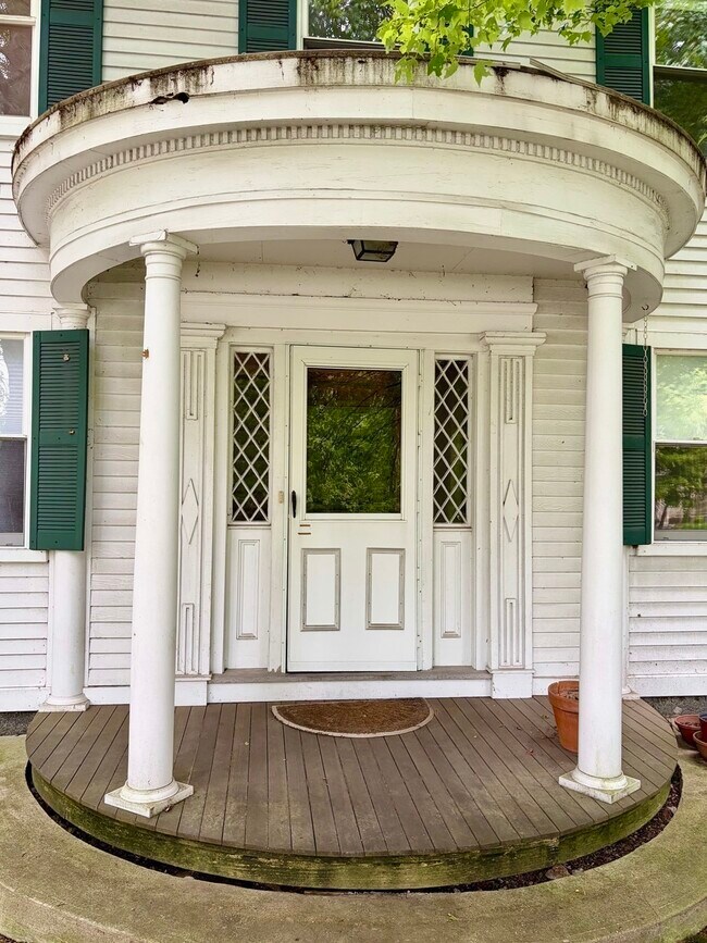 Building Photo - 582 Massachusetts Ave