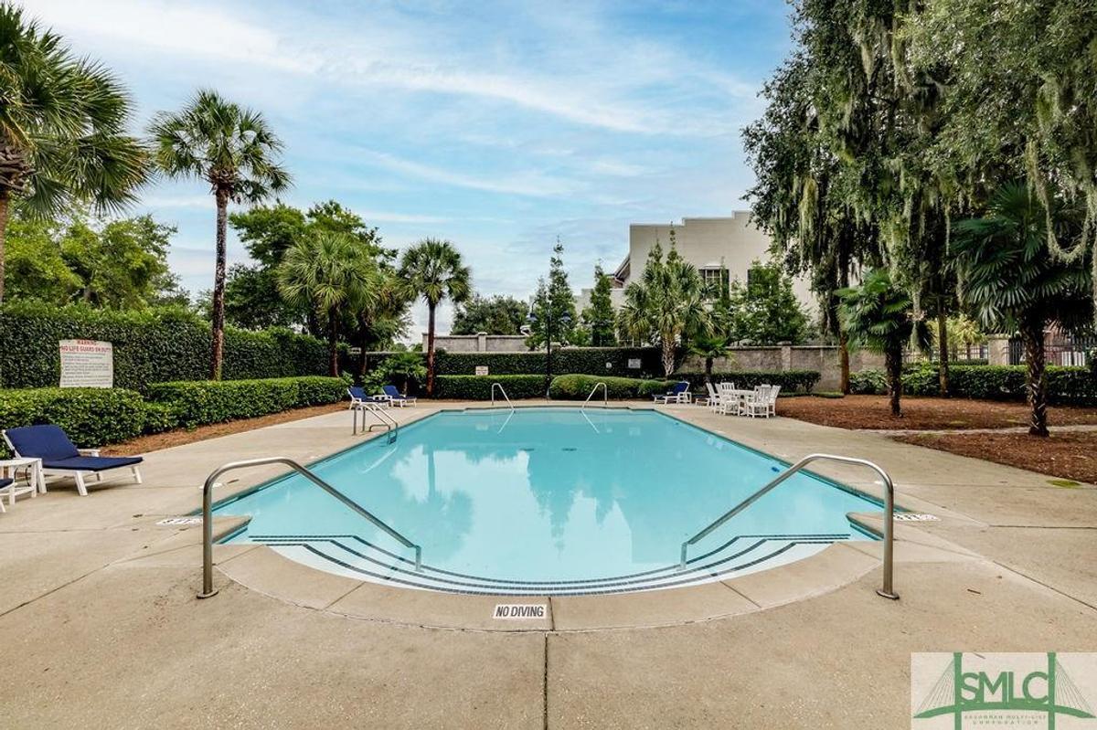 Building Photo - 49 Thatcher Ln