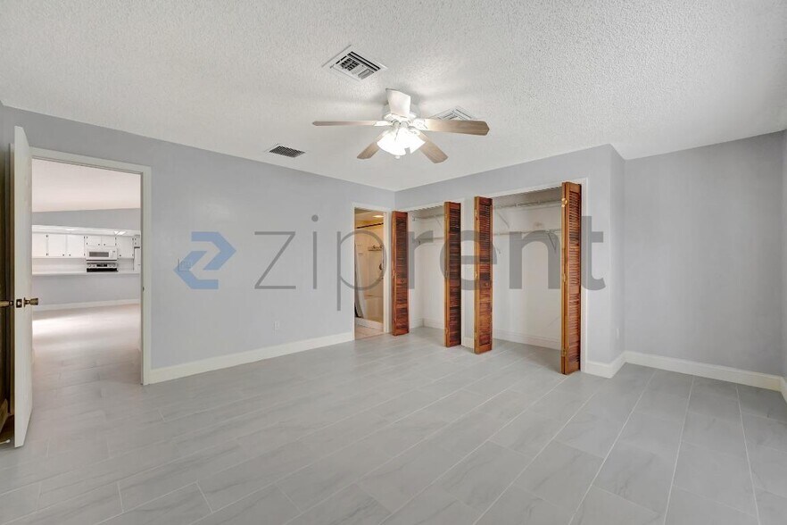 Building Photo - Unit 1420
