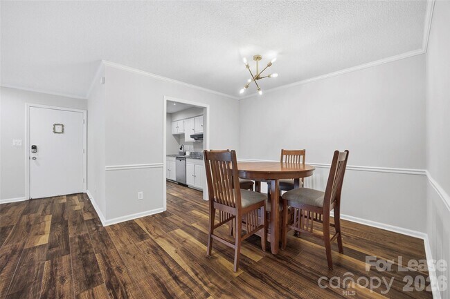 Building Photo - 4739 Hedgemore Dr