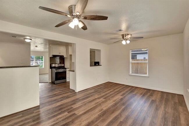Building Photo - 1307 Belshire Rd