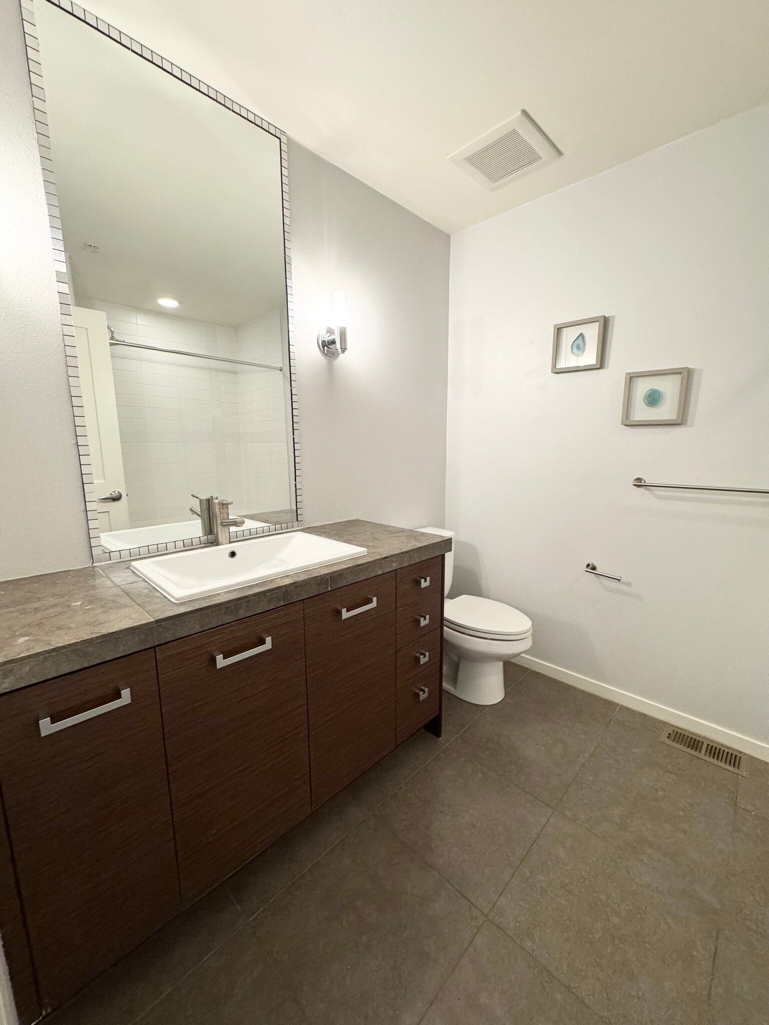 Building Photo - 1200 Bellevue Way NE