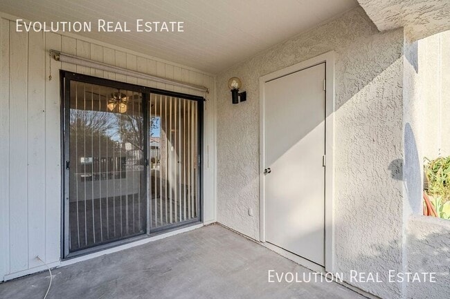 Building Photo - Modern 1BR/1BA Condo in Prime Scottsdale L...