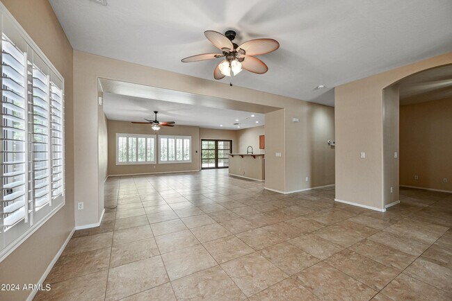 Building Photo - 12818 W Mulberry Dr
