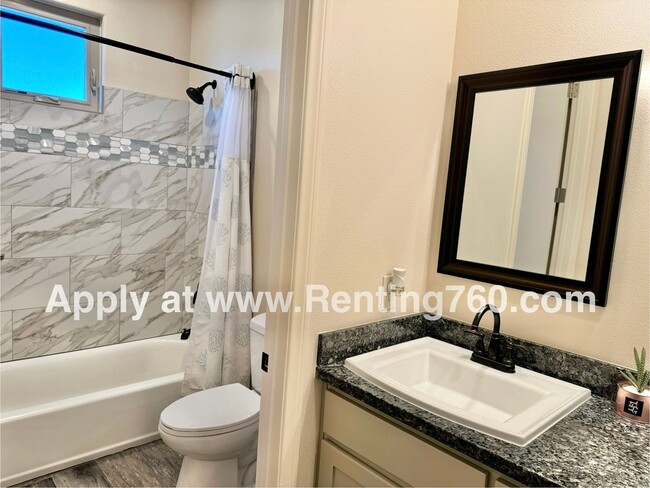 Building Photo - Newer 4 Bedroom 3 Bathroom Home With Solar...