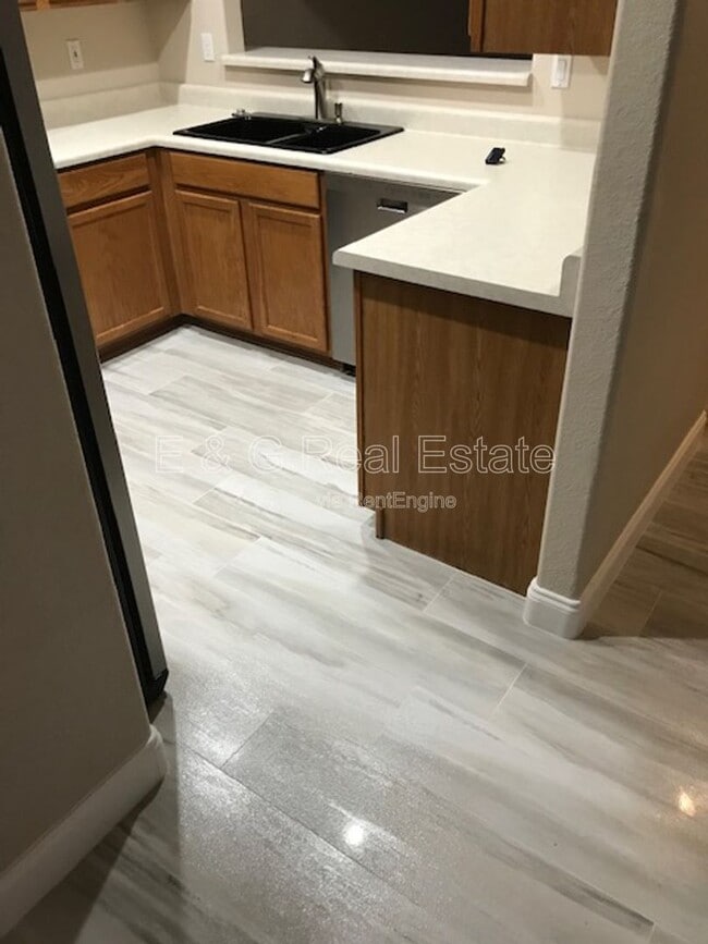 Building Photo - 7021 E Earll Dr