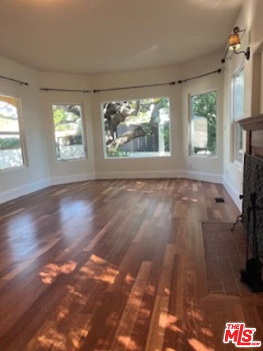 Building Photo - 8302 S Sepulveda Blvd