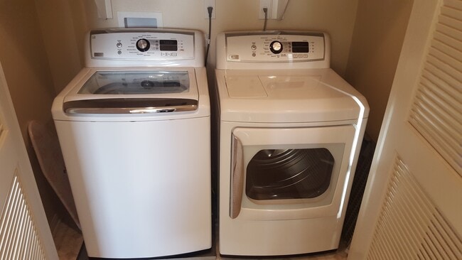 Building Photo - 10622 Golden Willow Trail