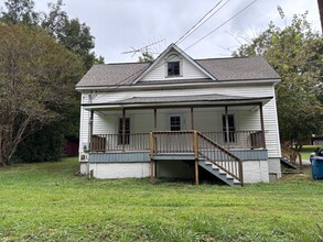 Building Photo - 133 E Bank St