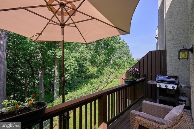 Building Photo - 138 Whispering Oaks Dr