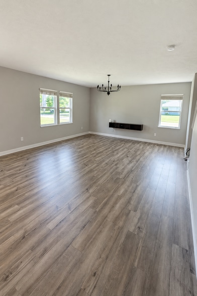 Building Photo - 9160 Larson Dr