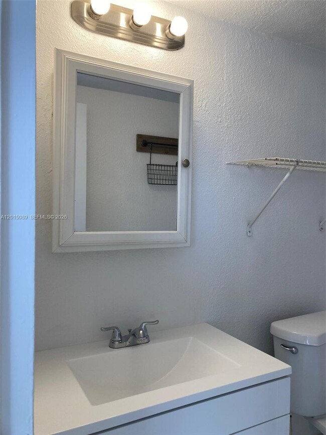 Building Photo - 5100 SW 41st St