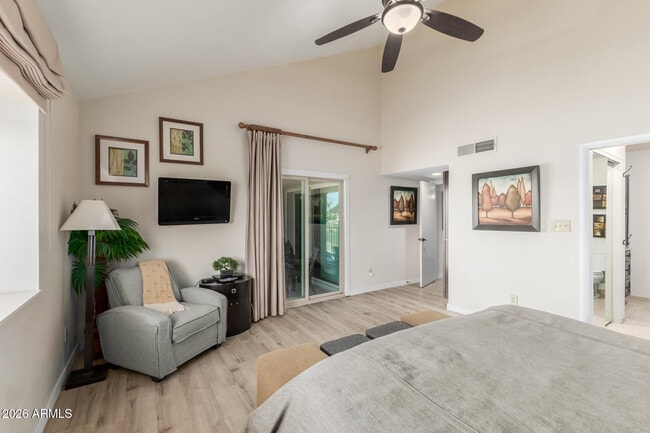 Building Photo - 7424 N Vía Camello Del Norte