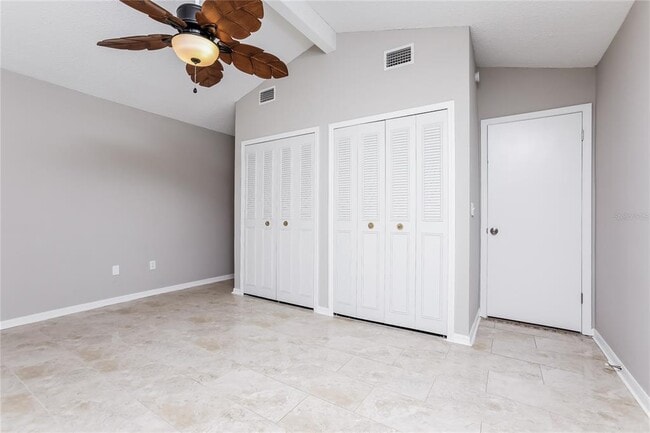 Building Photo - 231 Lago Vista St