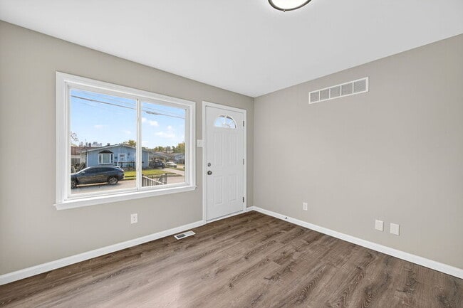 Building Photo - 8025 Waddell Ave