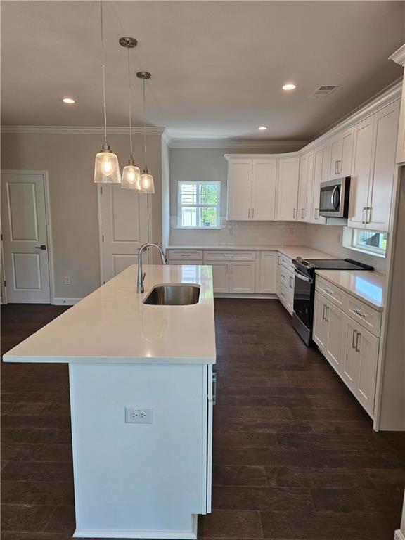 Building Photo - 2589 Ocean Dr NW