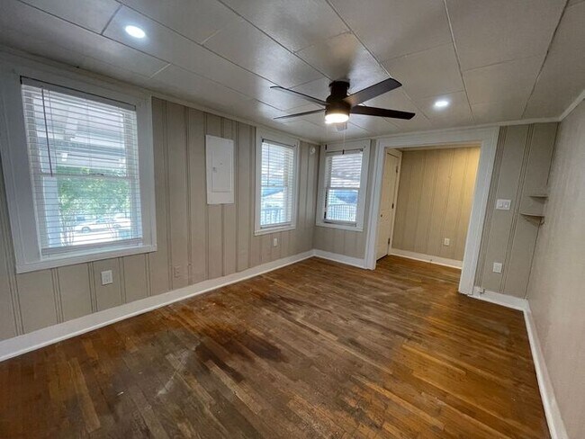 Primary Photo - Simply the BEST! Adorable 1 Bedroom/1 Bath...