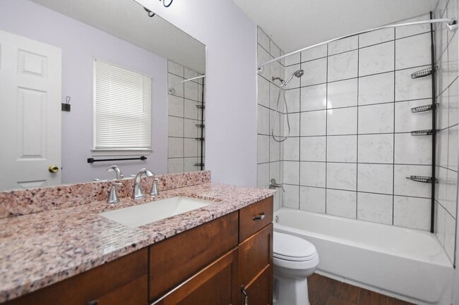 Building Photo - 3515 Clearwater Dr