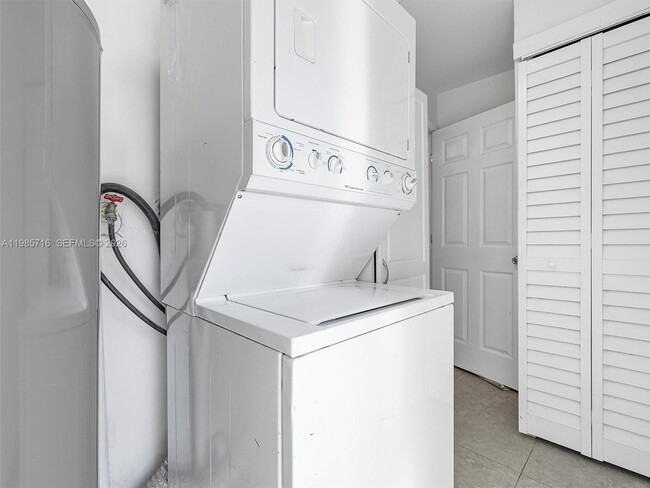 Building Photo - 340 NW 45th St