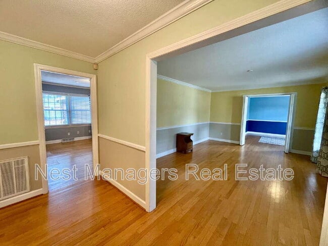 Building Photo - 2514 Dartmouth Dr