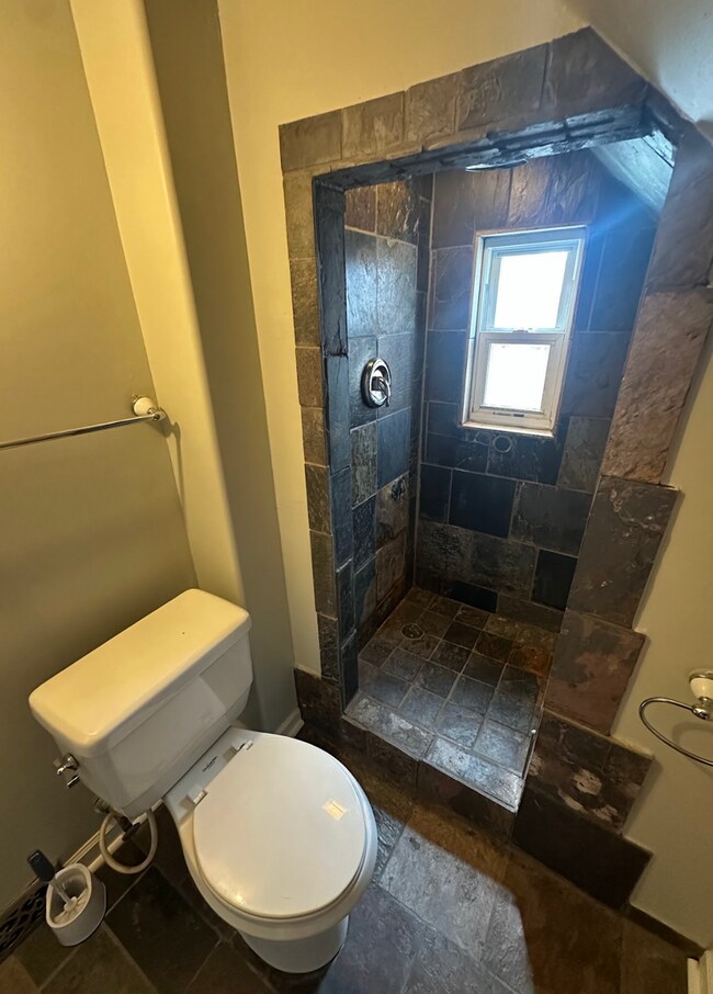 Building Photo - Stunning Historic Home - Sheffield, AL