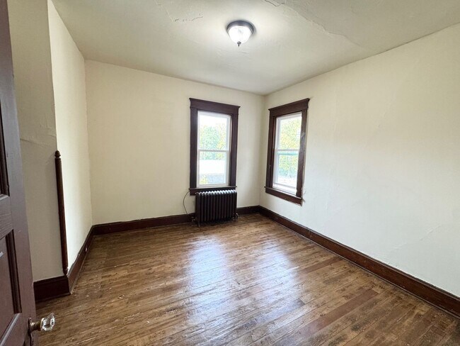 Building Photo - 1009 Willow Street Pike