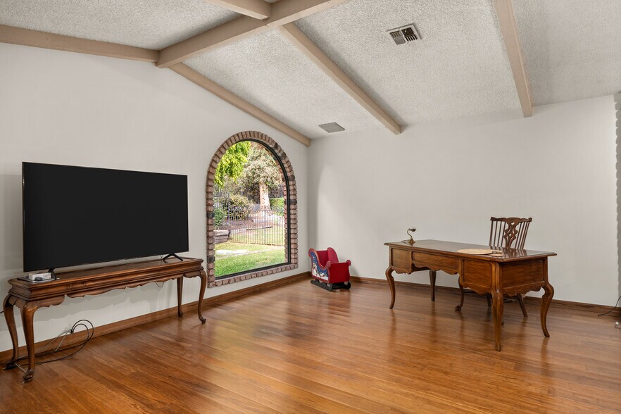 Building Photo - 1557 E Puente St