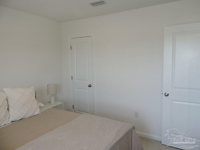 Building Photo - 4664 Carlstrom Ln