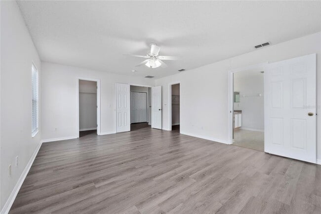 Building Photo - 746 Lockbreeze Dr
