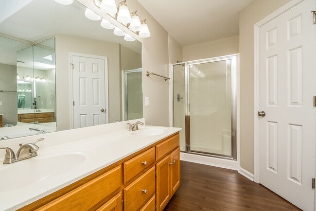Building Photo - 128 Cedar Forest Dr