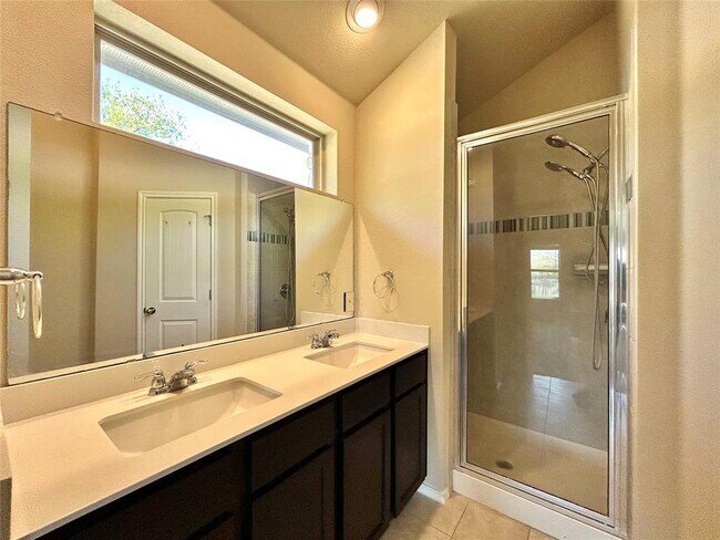 Building Photo - 15201 Knighten Ln