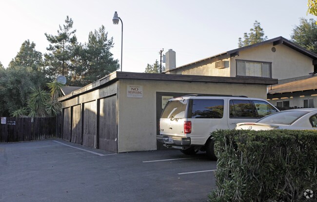 Building Photo - 325-331 Stillman Ave