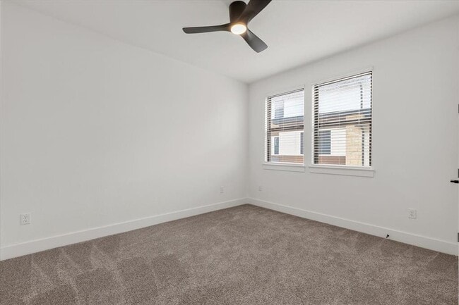 Building Photo - 315 Holton Dr
