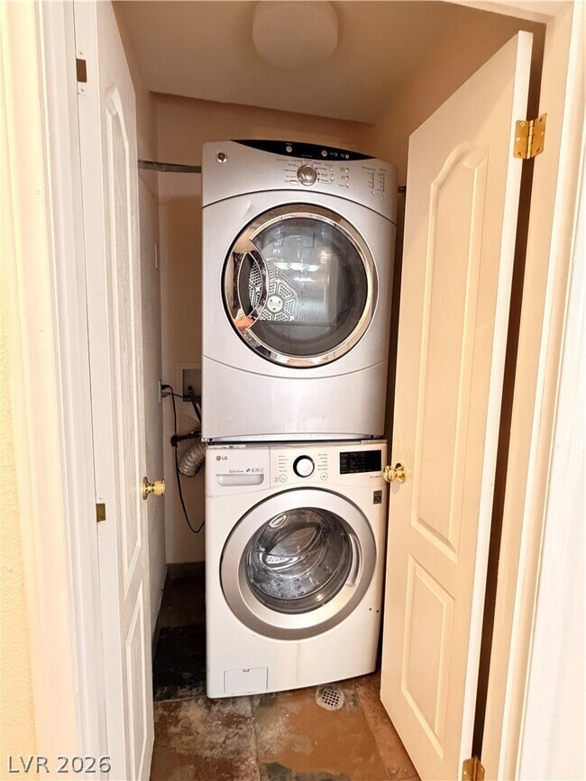 Building Photo - 2836 Huber Heights Dr