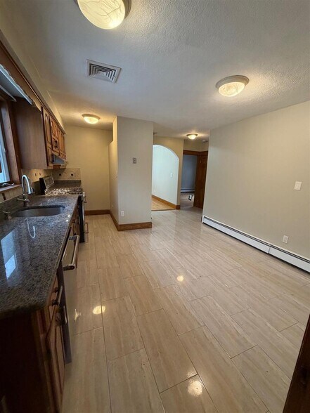 Building Photo - 33 Lafayette St