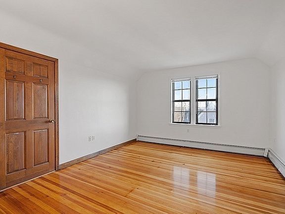 3rd Floor Bedroom 2 - 32 Park Ave