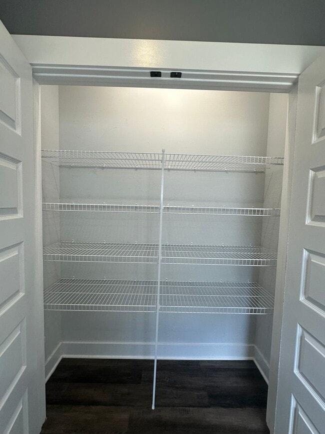 Building Photo - 238 E Ivybridge Dr