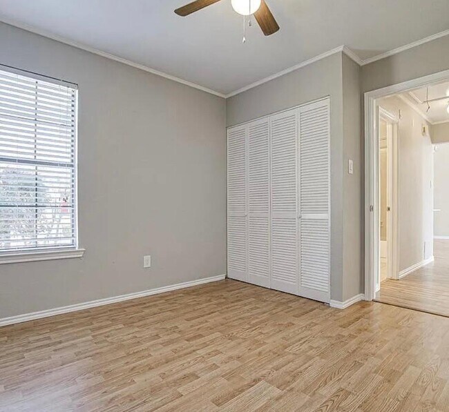 Building Photo - 2800 Rice Dr