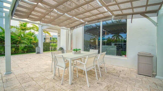 Building Photo - 10360 NW 68th Terrace