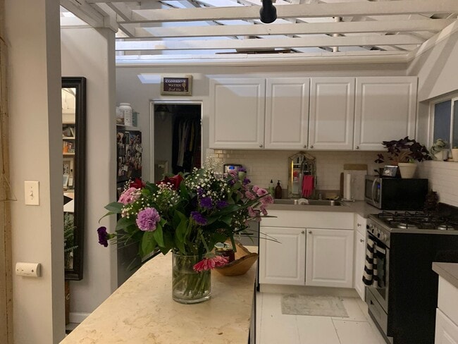 Building Photo - A North Park Gem! Remodeled! One of a kind...