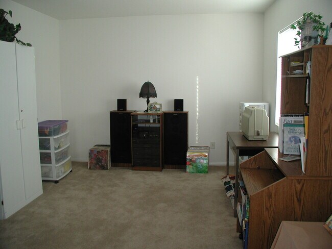 Building Photo - Prudence